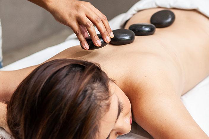 Blue Karma Hotel Seminyak - HOT STONE MASSAGE