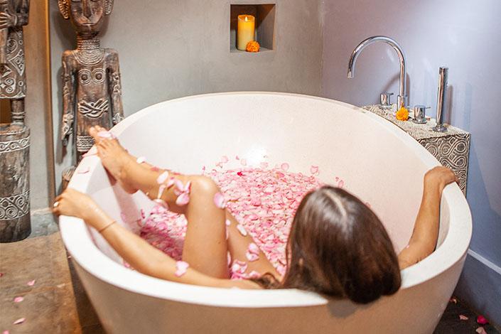 Blue Karma Hotel Seminyak - JAVANESE ROYAL LULAR WITH BATH